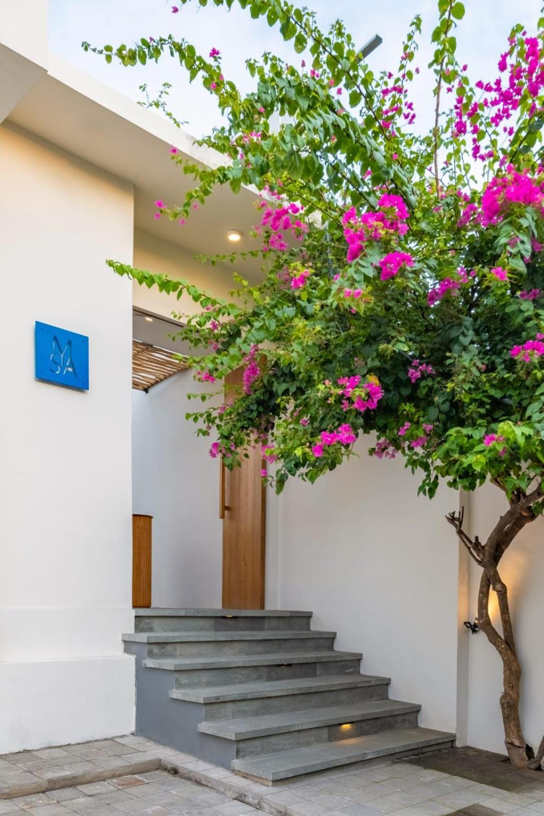 Mysa Boutique Hotel Seminyak Exteriör bild